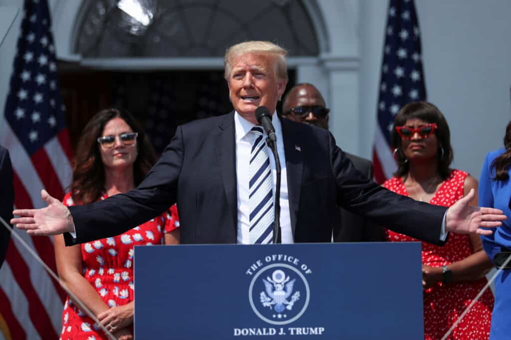 Trump Speaks Arms Open