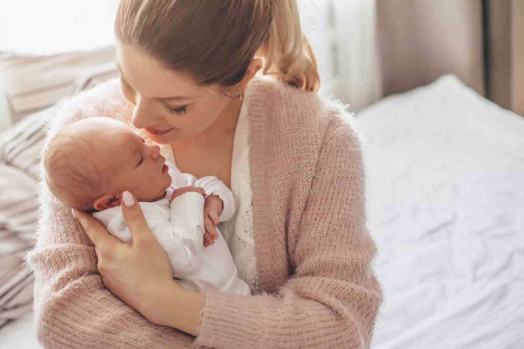 Newborn and Mom|Maria Cristina